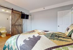 Lain-lain 5 River Place Condo | Pool & Parkway Locale | Mountain & River-View Balcony