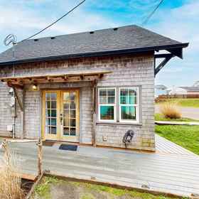 Hotel Exterior 1 Rockaway Beach Bungalow, Nehalem Bay State Park Hotels