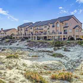 Hotel Exterior 1 Nhà chung cư làng biển mùa hè tầng trệt với tầm nhìn tuyệt vời cùng sân trong & hồ bơi, Khách sạn Nassau County