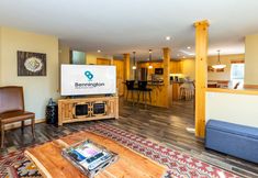 Others 7 Spacious Home with Hot Tub and Game Room - Inviting Lodge Retreat