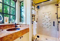 Others 2 Charming Queen Anne Studio w/ Serene Garden, 1 Block to Kerry Park