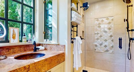 Others 2 Charming Queen Anne Studio w/ Serene Garden, 1 Block to Kerry Park