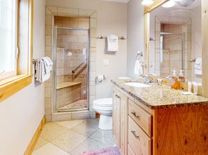 Others 4 Rockaway Charm