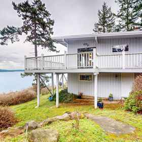 Hotel Exterior1Eagles' Oceanview,瑟昆湾州立公园飯店