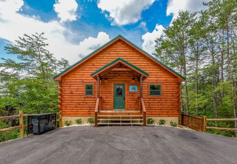 其他 Cozy Cabin with Hot Tub and Game Room - Charming Getaway Retreat