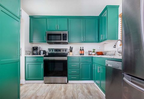 Others Alberta Villa