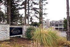 其他 Whale Watching and Gas Fireplace Retreat - Cozy Oceanfront Haven