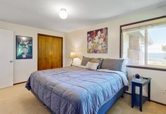 Others 5 Seal Rock Seaclusion