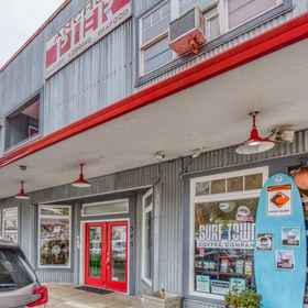 Hotel Exterior1Captain's Quarters - Anchor Pier Lodge,Edge Art Gallery飯店