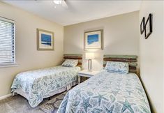 其他 4 Open Concept Living with Private Balcony and Pool - Charming Retreat