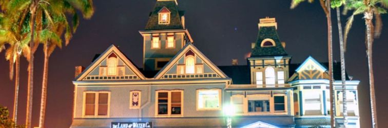 Others Charming Beach House with Modern Amenities - Bright Coastal Escape