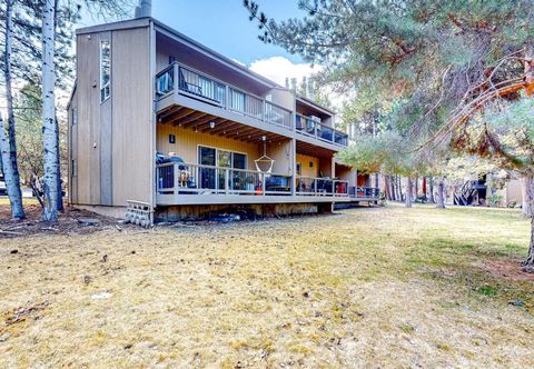 其他 2-story condo near Mt Bachelor with hot tub, pool, grill, balcony, fireplace, AC