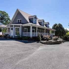 Hotel Exterior 1 Mountain Serenity - Hot Tub, Game Room, Stunning Views, 햇필드 앤 매코이 디너 쇼 호텔