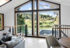 Others 7 Ferry Tales on Tomlinson