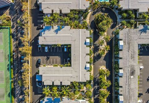 อื่นๆ Spacious Snowbird-Friendly Getaway w/ High-Speed WiFi, AC, Shared Pool & Pier