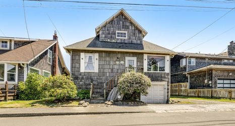 Others 2 Steps to the Prom Cottage