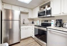 Khác 2 2 All-Suite Condos | On-Site Pool | River-View Balconies | 1 Block to Parkway