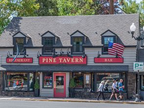 Others 4 Stunning Riverfront - Spa, Fireplace, Washer/Dryer