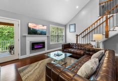 기타 7 Luxury Chalet with Arcade and Deck - Beautiful Mountain Retreat