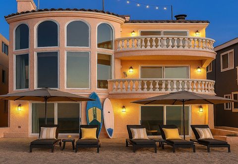 Others Rooftop Deck and Direct Beach Access - Enchanting Coastal Haven