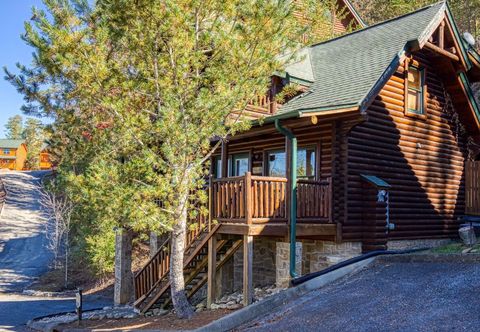 Others Breathtaking Mountain Views and Relaxing Hot Tub - Stunning Log Cabin