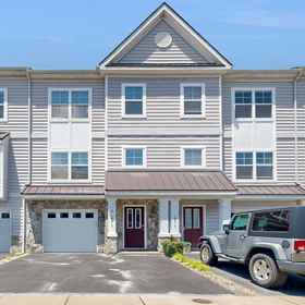 Hotel Exterior 1 ทาวน์โฮมที่น่าดึงดูดใจพร้อมสระว่ายน้ำ, เครื่องปรับอากาศส่วนกลาง, WiFi และเครื่องซักผ้า/เครื่องอบผ้า, โรงแรม & ที่พัก Sarangi Satyajit MD