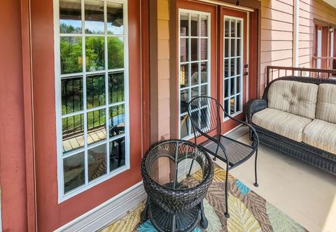 Khác Second floor condo with hot tub & pool access, fast WiFi, and gas fireplace