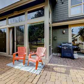 Hotel Interior/Public Areas 1 Inviting townhouse with fast WiFi, patio & access to pools, golf, tennis & gym, Hotel Deschutes County