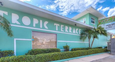 Lain-lain 2 Luxurious Beachfront Sanctuary- Spa, Heated Pool, BBQ