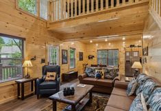 Lain-lain 6 On Blackbeary Hill: A cozy 3-BR cabin perfect for a getaway in an enchanting forest setting.