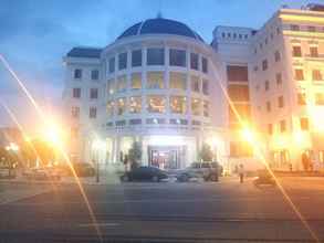 Khác Grand Hotel