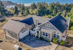 其他 2 Ocean View Living Room and Gourmet Kitchen - Exquisite Coastal Haven