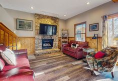 Lain-lain 7 Resort cabin w/private hot tub, pool table, washer/dryer, gas fireplace, decks