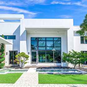 Hotel Exterior1Waterfront Masterpiece Villa / Grand Heated Pool / Seabreeze Key,拉斯奥拉斯河滨飯店