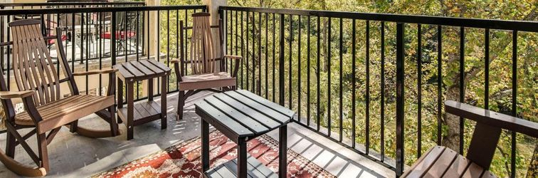 その他 Dreamy Condo Near Downtown with Creek Views, Pool, Hot Tub & Balcony