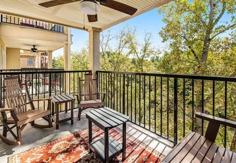 その他 Dreamy Condo Near Downtown with Creek Views, Pool, Hot Tub & Balcony