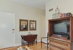 其他 6 Light-Filled Victorian with Modern Amenities - Charming Escape