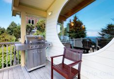 Others 3 Upscale house with ocean views, entertainment & large deck - beach nearby