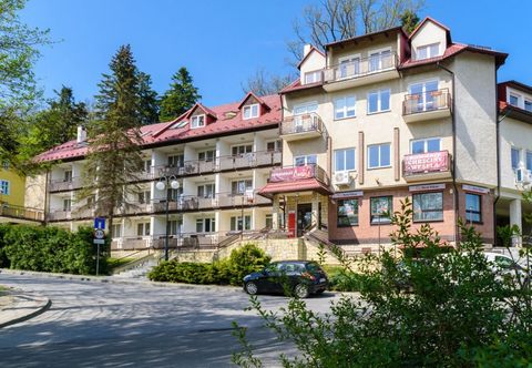 Khác Amelia Zdroj Medical & Spa