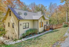 Others 2 Bright, cheery cottage w/vaulted ceilings and luxury kitchen appliances