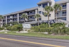 其他 2 2 Bed/2 Bath Oceanfront Condo Sleeps 6. Oceanfront Deck and Pool.