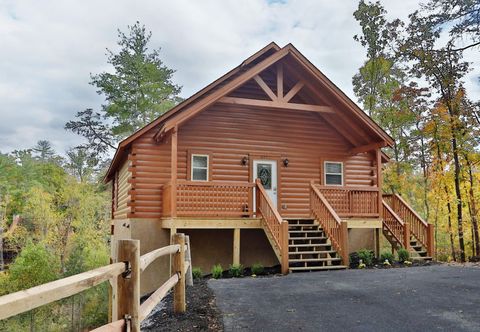 อื่นๆ Cabin w/ Hot Tub, Theater Room, Pool Table & Decks - Near Dollywood