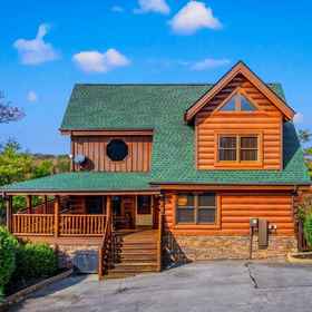 Hotel Exterior1Heated Indoor Pool and Mini Golf - Stunning Mountain Escape,哈特菲尔德和麦考伊晚餐秀飯店