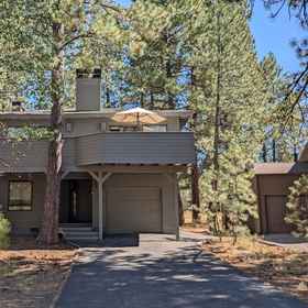 Hotel Exterior 1 Very Cozy, Private Hot Tub, and Gas Fire Place - Coyote 7, Deschutes County Hotels