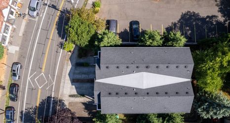 其他 2 Spacious Open Layout with Modern Design and Custom Art - Charming Oasis