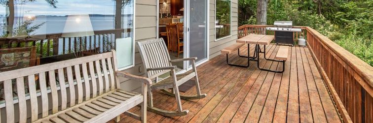 Khác Pinecone Cabin