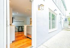 その他 2 Private Backyard with Hot Tub and Grill - Elegant Coastal Retreat