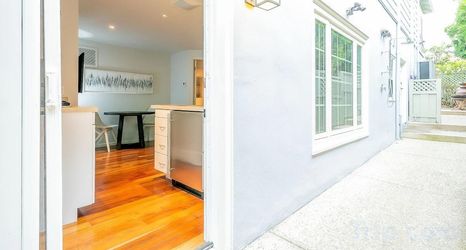 その他 2 Private Backyard with Hot Tub and Grill - Elegant Coastal Retreat