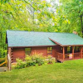 Hotel Exterior 1 Charming Retreat - Pool table, Sound system, Hot tub, Deck, Pigeon Forge Hotels