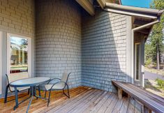 Others 6 Mountain-view ranch house with fireplace, W/D, central AC & bikes - dog-friendly